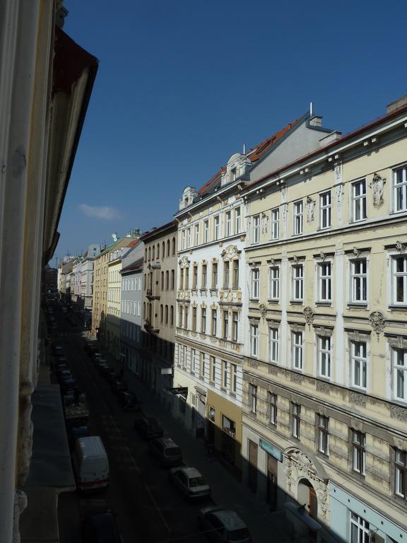 Stadtnest Bed & Breakfast