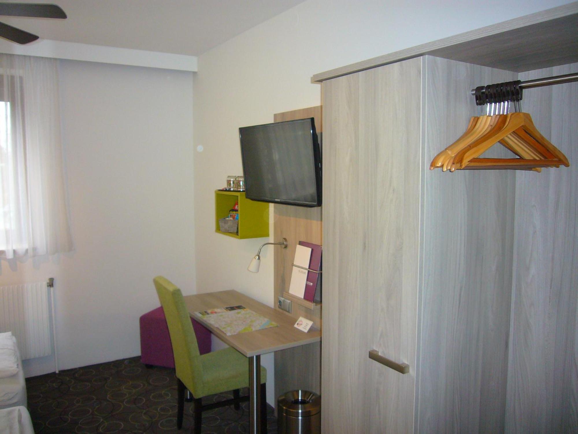 Strebersdorferhof Hotel 3*