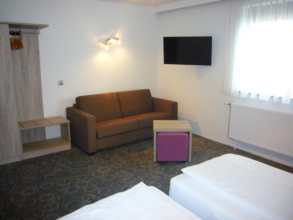 Strebersdorferhof 3*