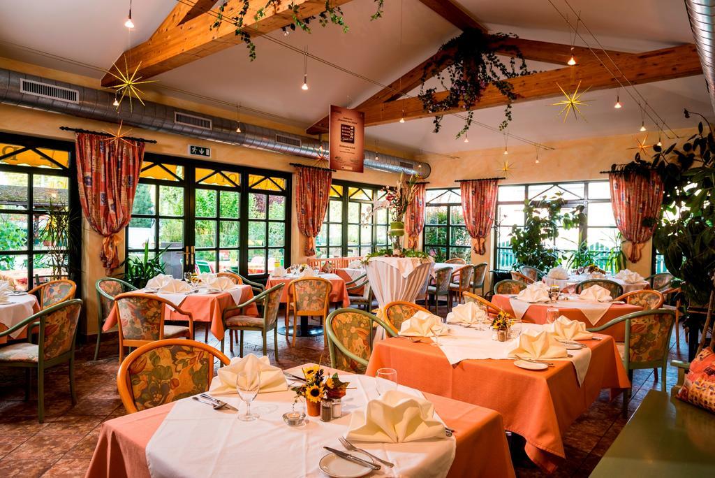 Hotel Strebersdorferhof 3*