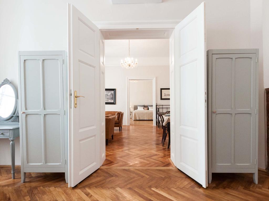 Elegant Apartment