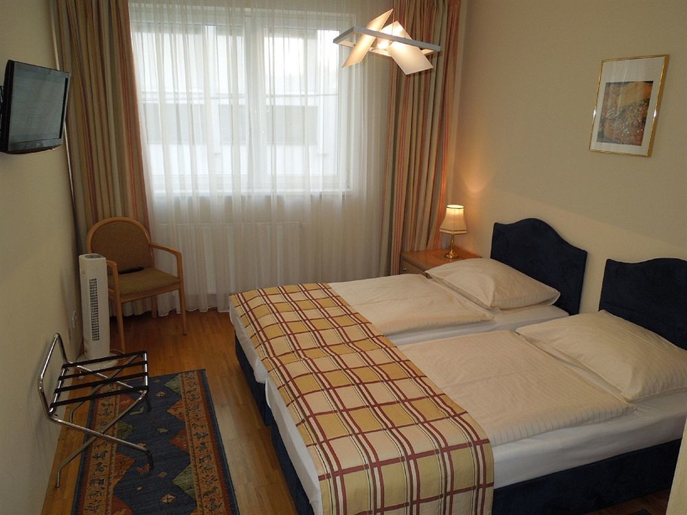 Continental Hotel-pension Bed & Breakfast