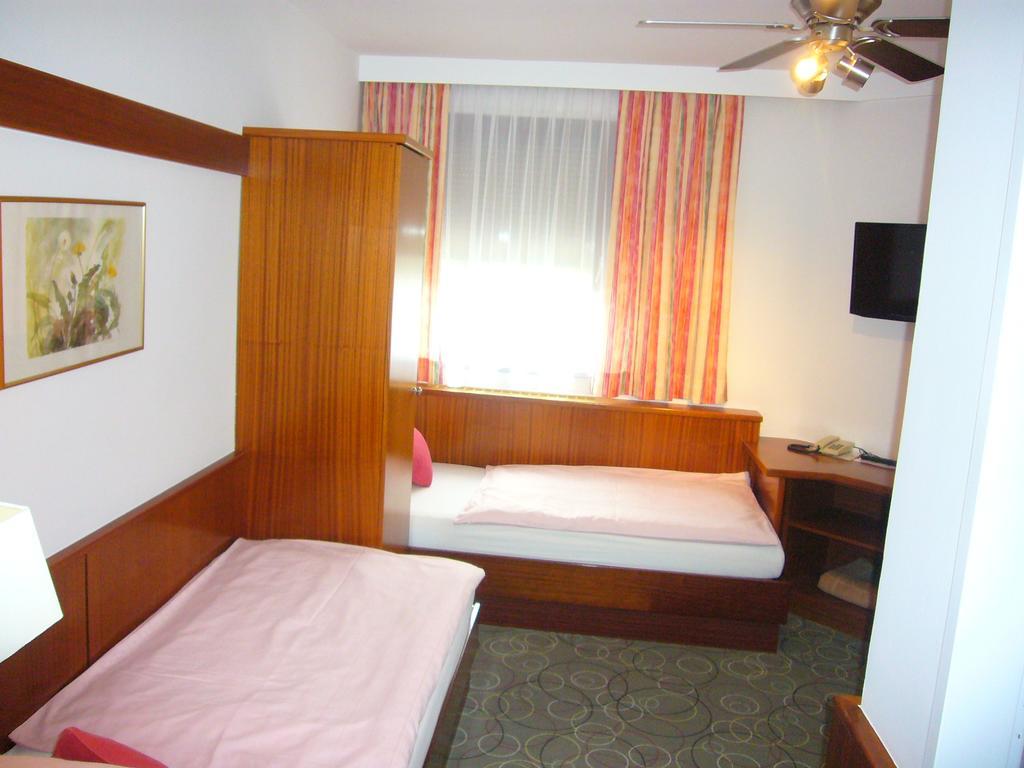 Strebersdorferhof 3* Vienna