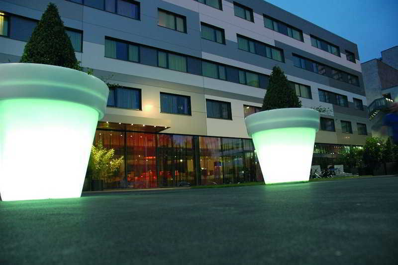 Plaza Gasometer Hotel 4*