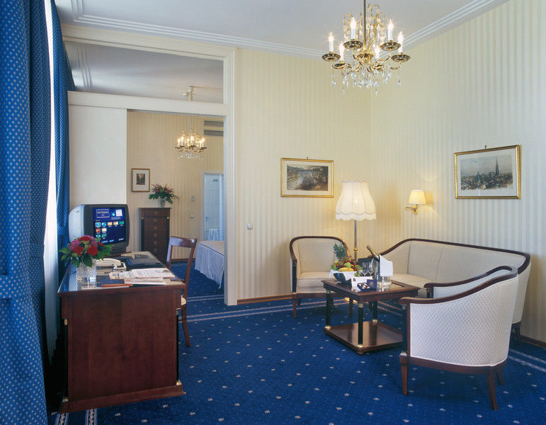 Ambassador 5*