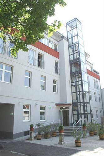 Hahn Hotel 3*