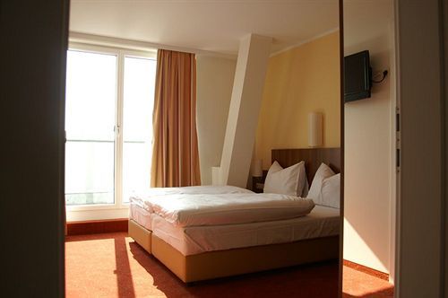 Hahn Hotel 3*