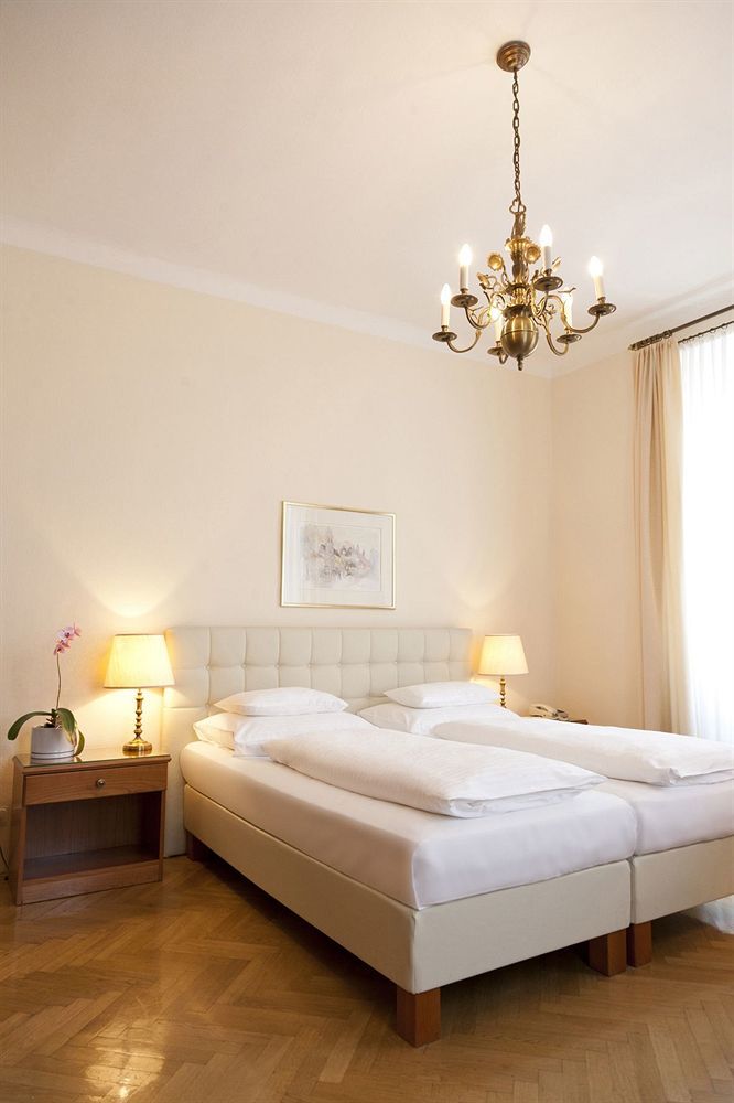 Schwalbe Hotel Vienna