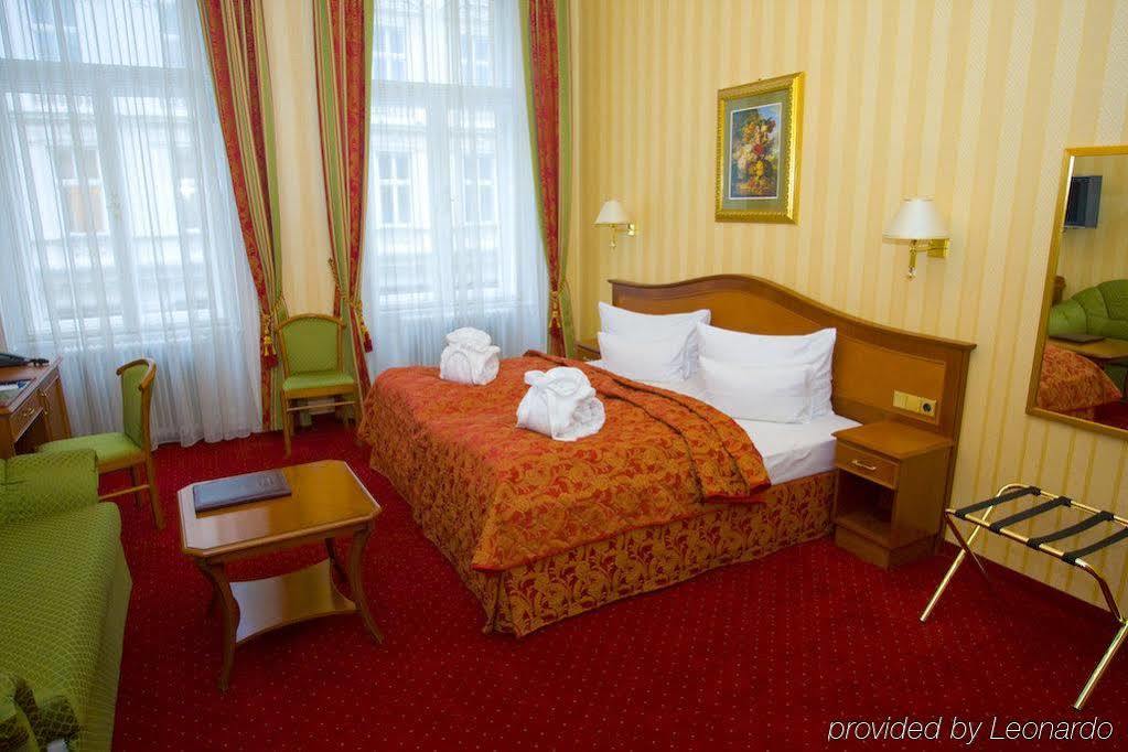 Opera I Self Check In 4* Wien