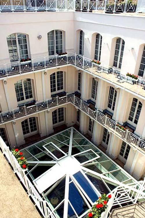 Nestroy Hotel 4*