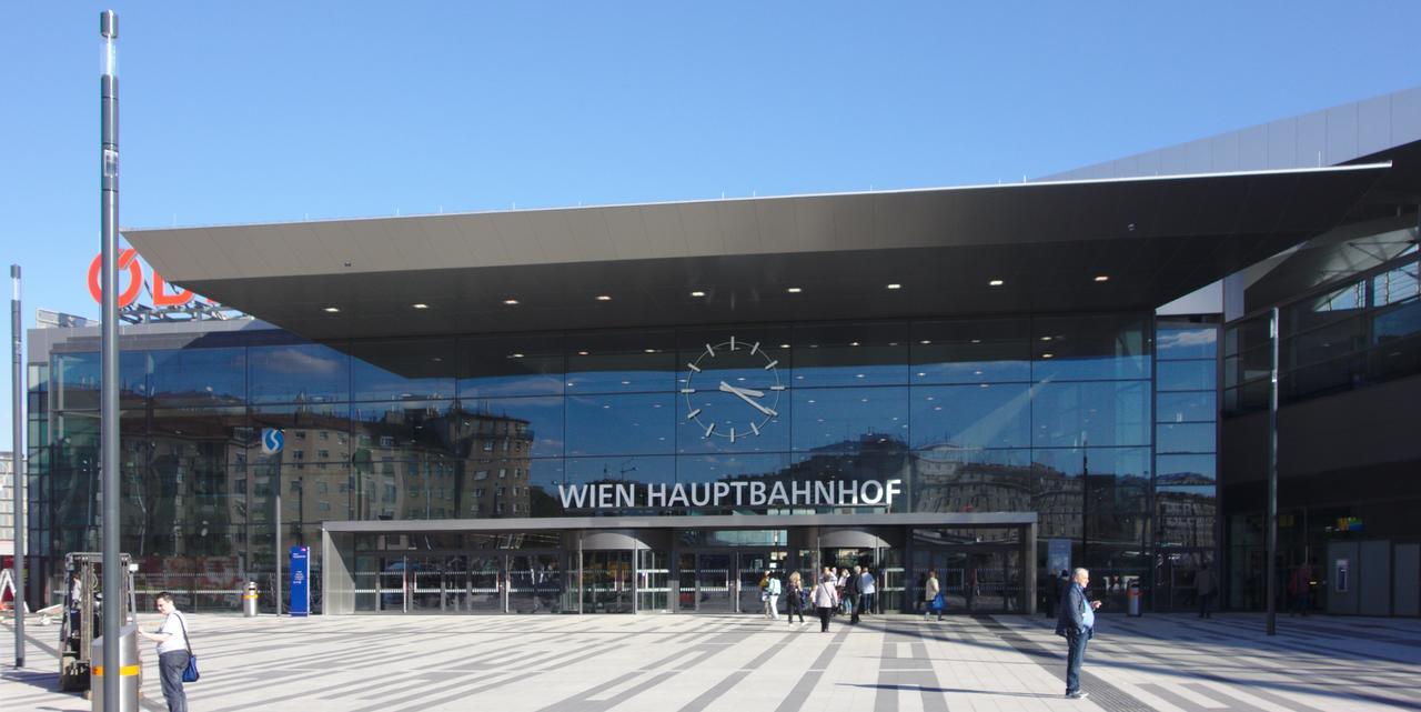 Grand Central Station Apartments I Contactless Check-In Apartment Vienna