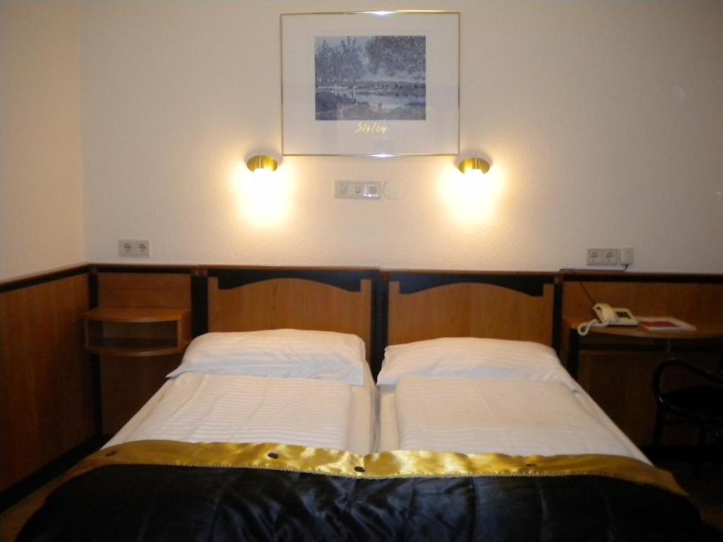 Carlton Opera 3*