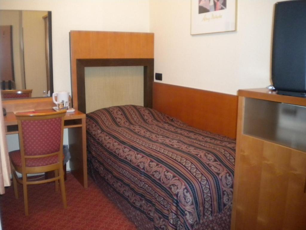 Carlton Opera Hotel 3*