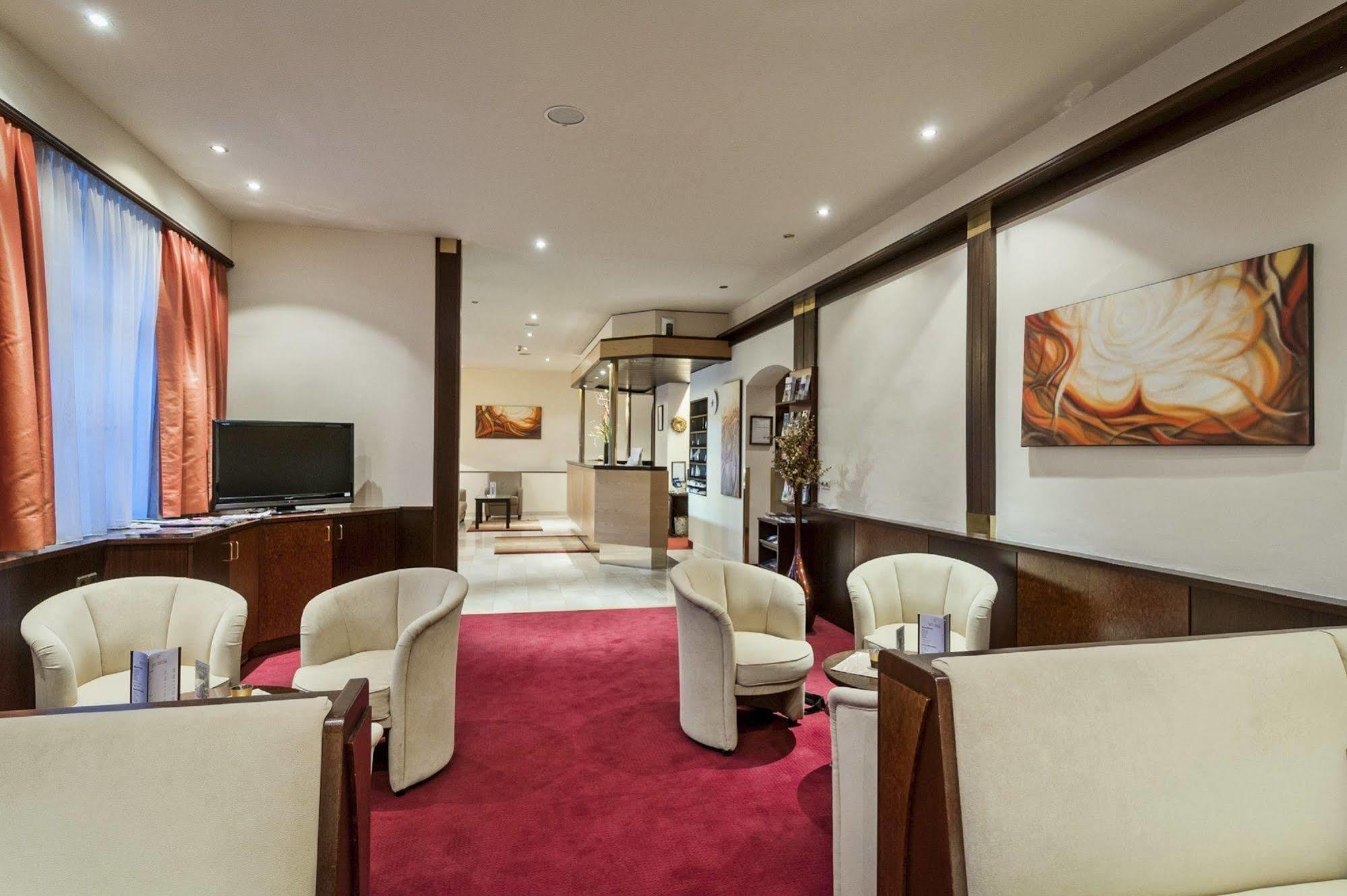 Club Cortina 4* Viena