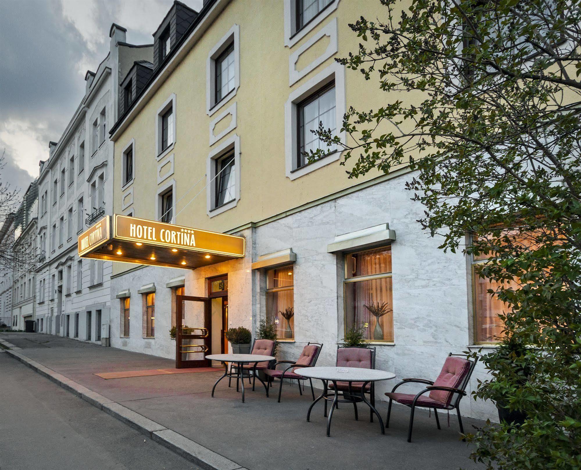 Club Cortina 4* Viena