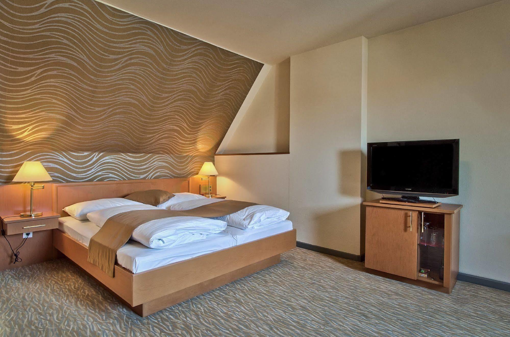 Club Cortina Hotel 4*