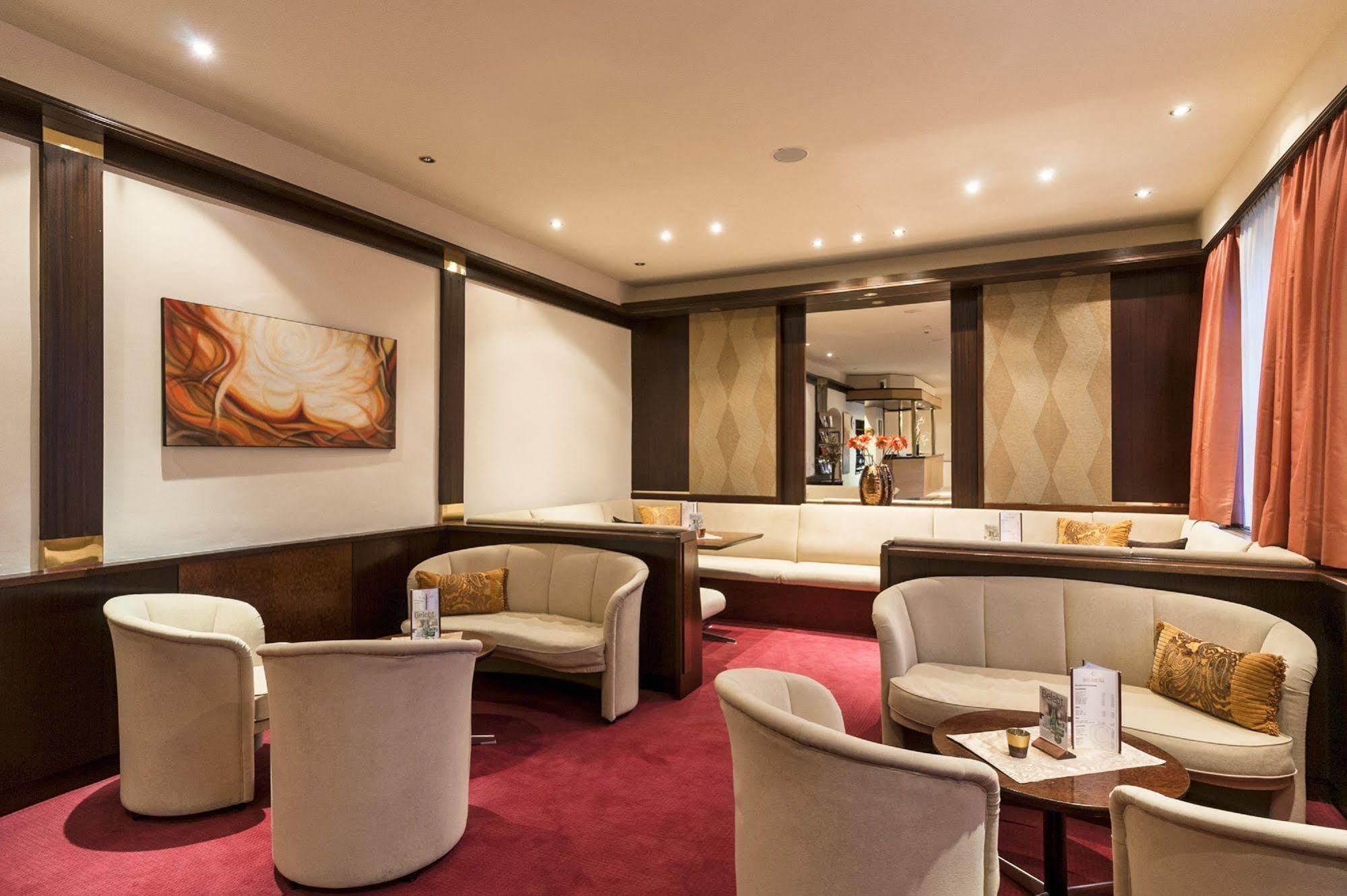 Club Cortina Hotel