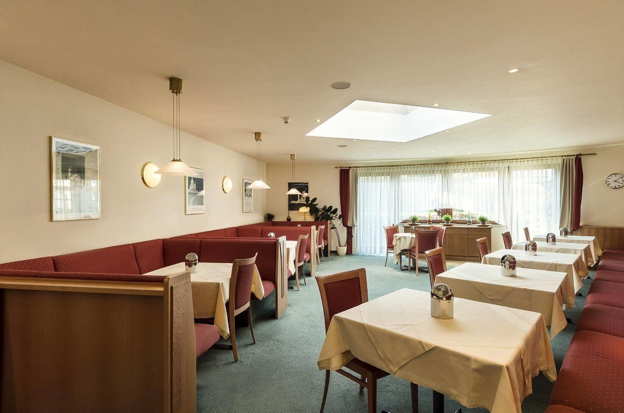 Club Cortina Hotel 4*