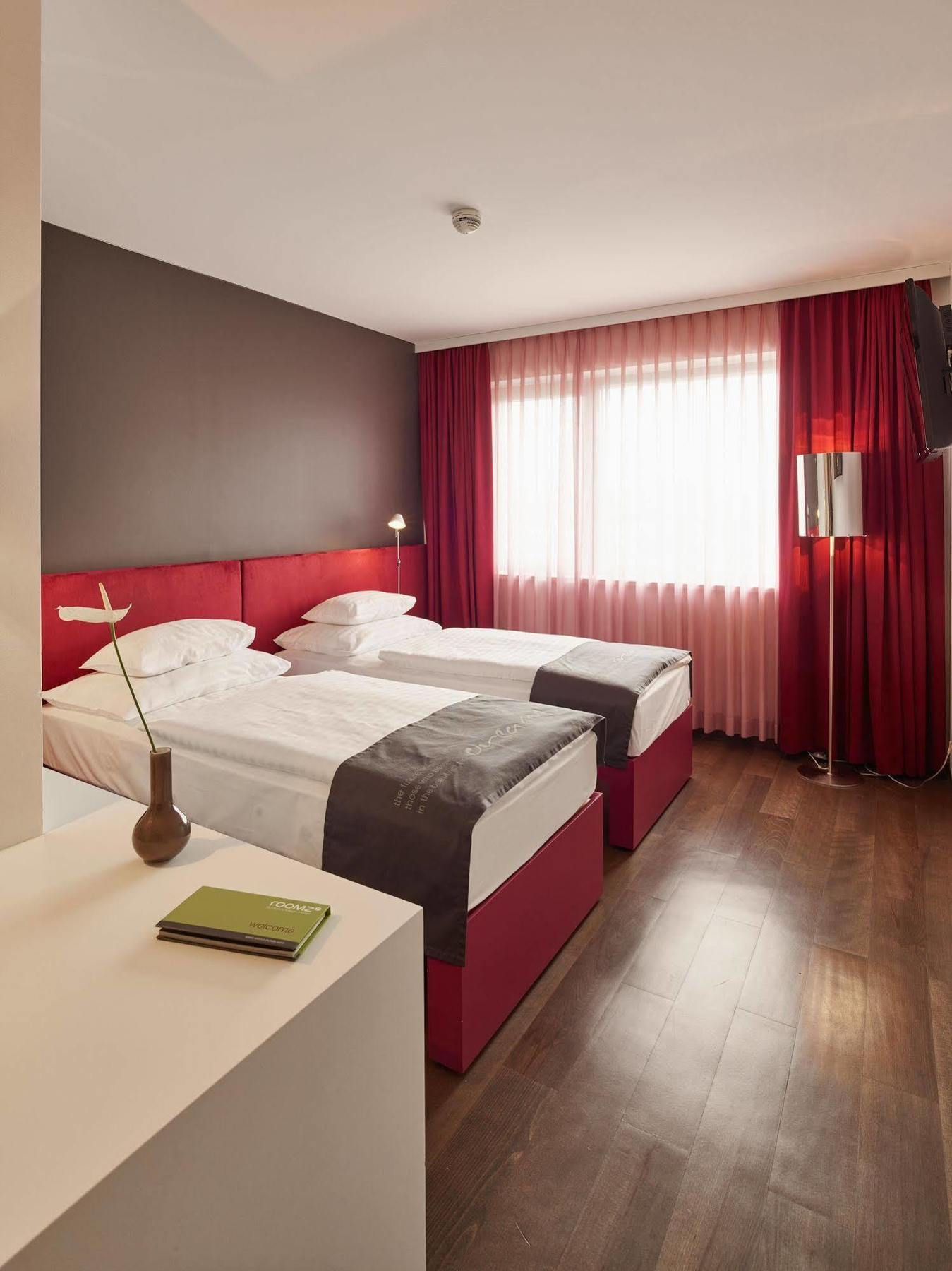 Plaza Gasometer Hotel Viena