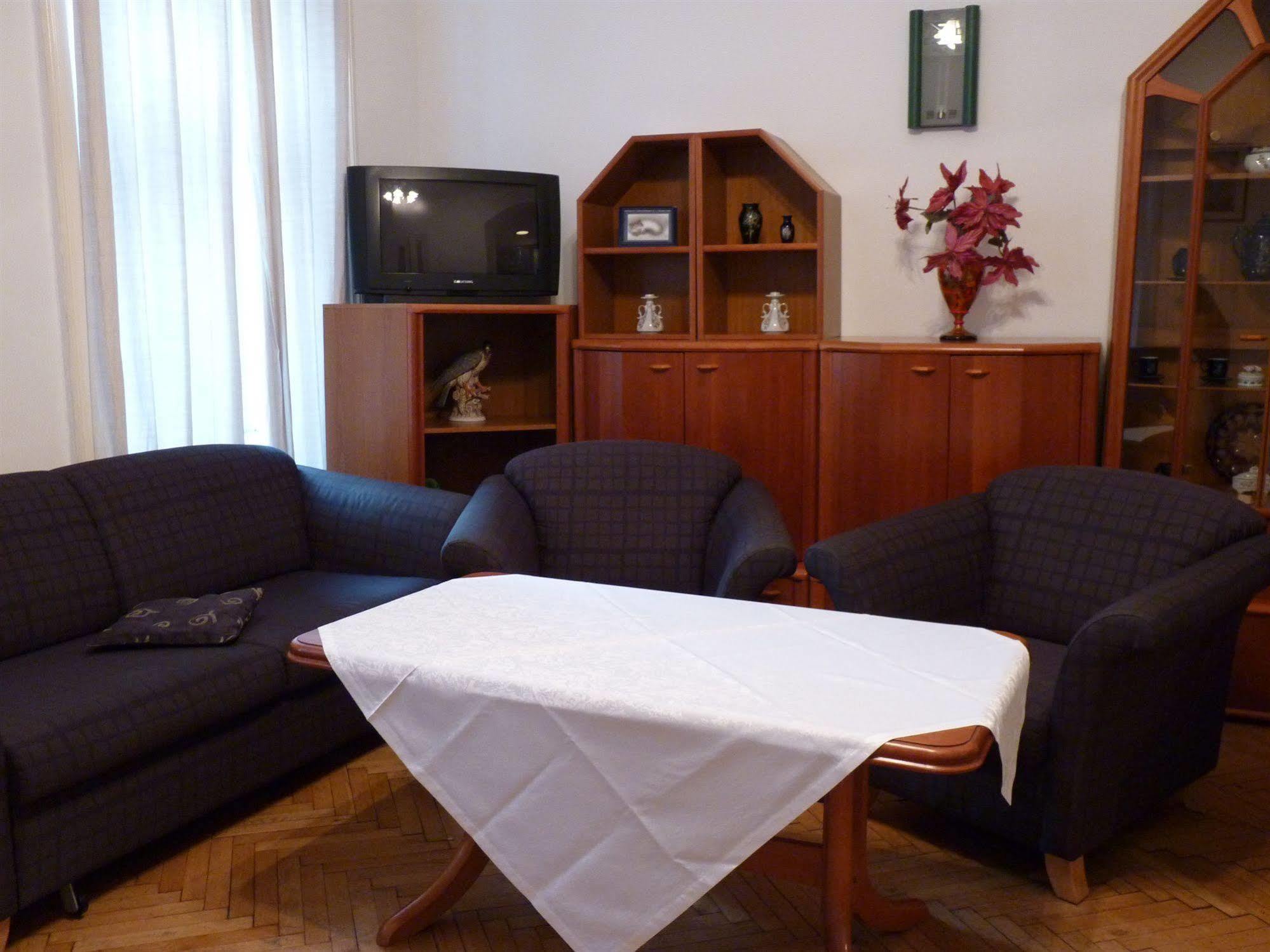 Guest house Lumes - Self Check In Vienna