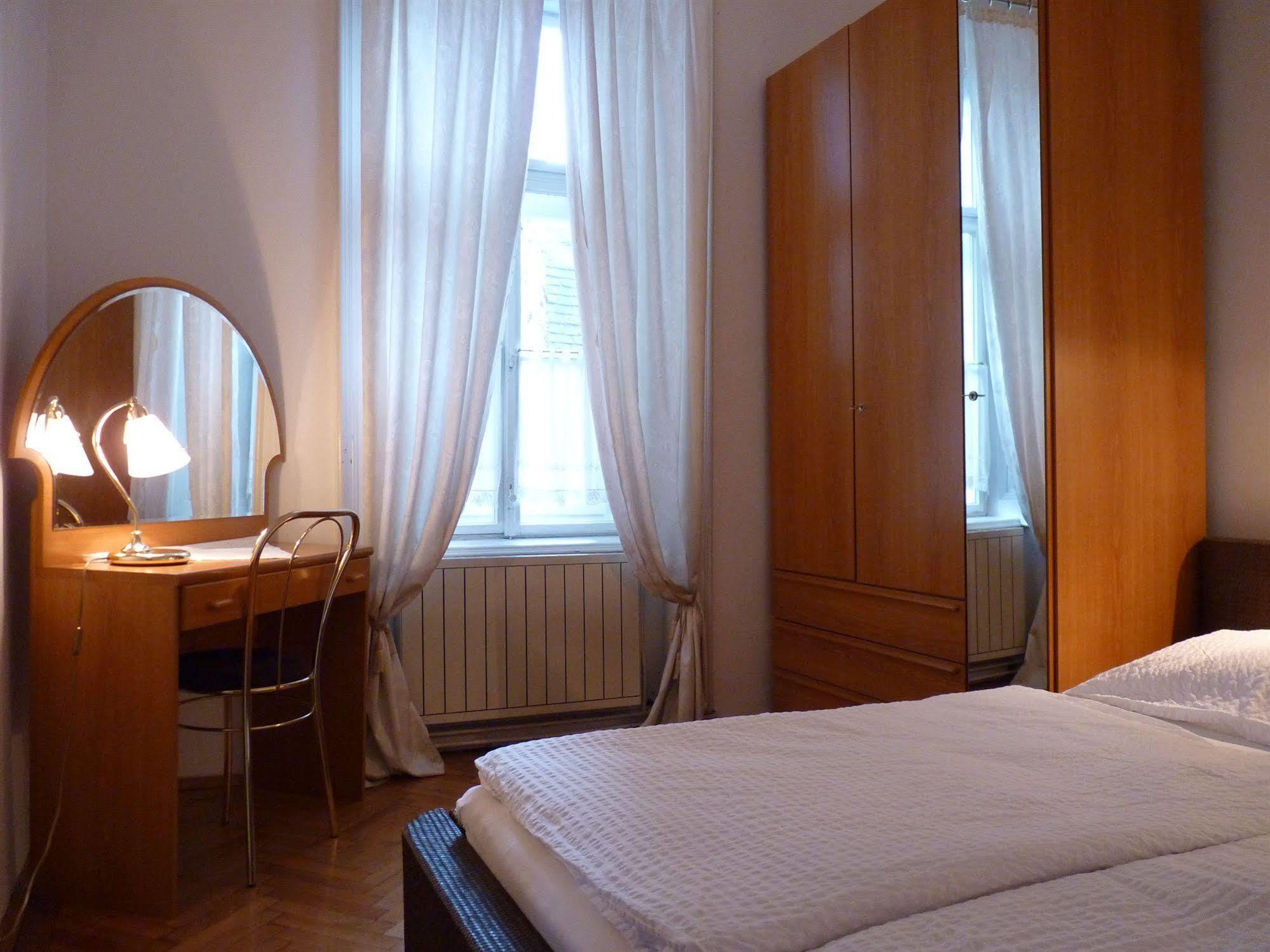 Lumes - Self Check In Guest house