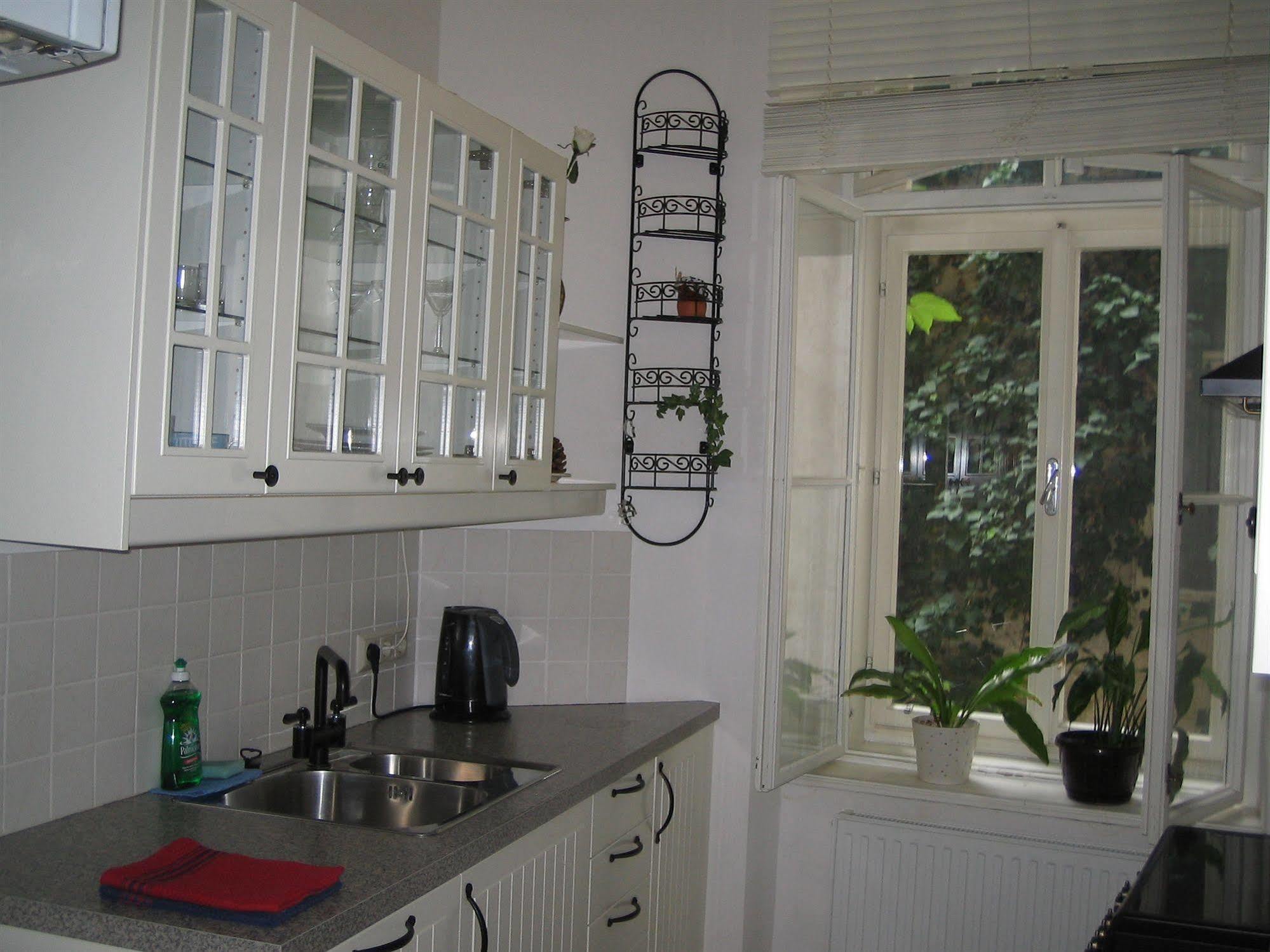 Lumes - Self Check In Guest house Vienna