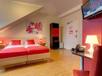 Meininger Hauptbahnhof Hotel 3*