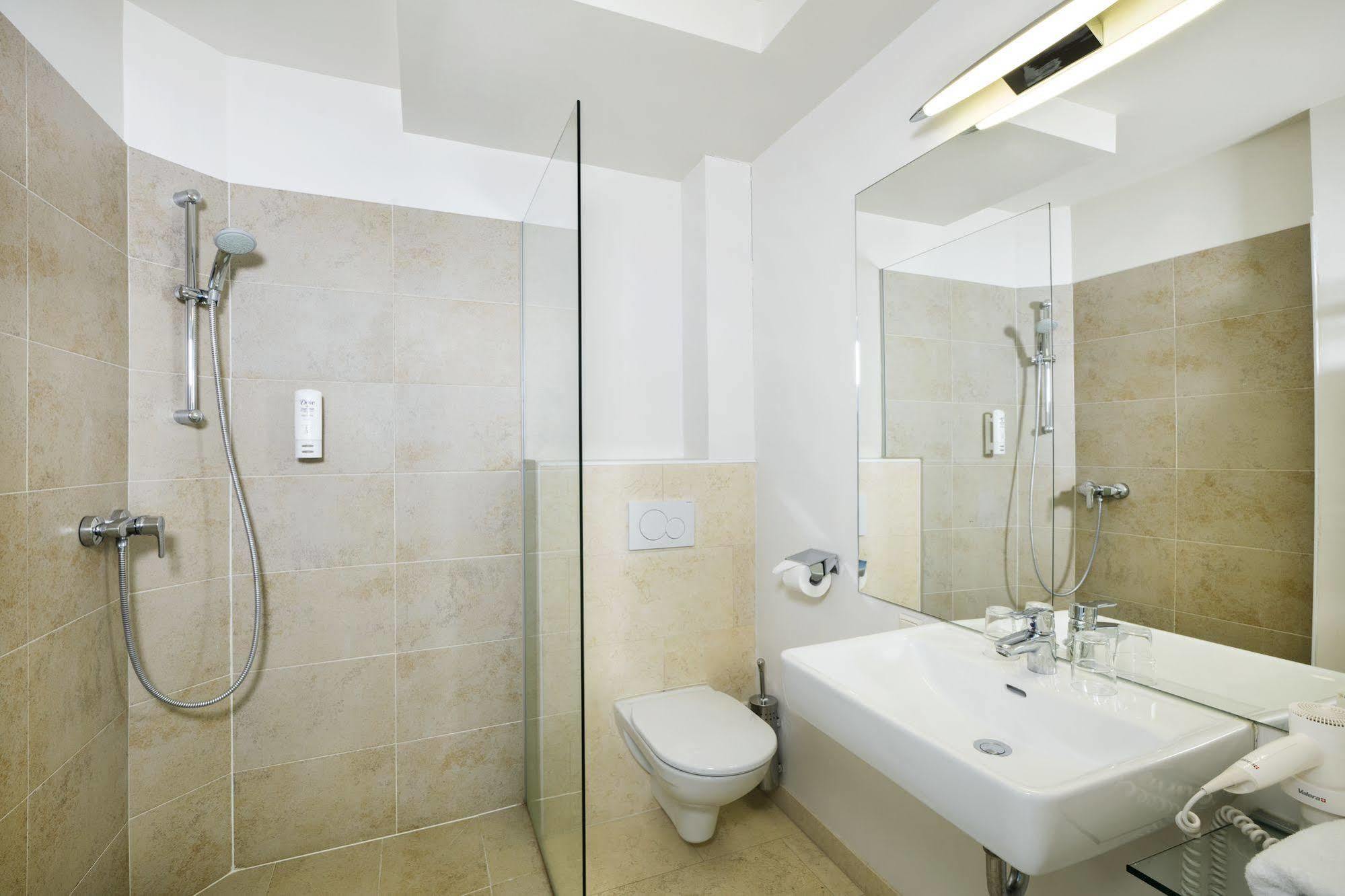 Hotel Hahn 3*