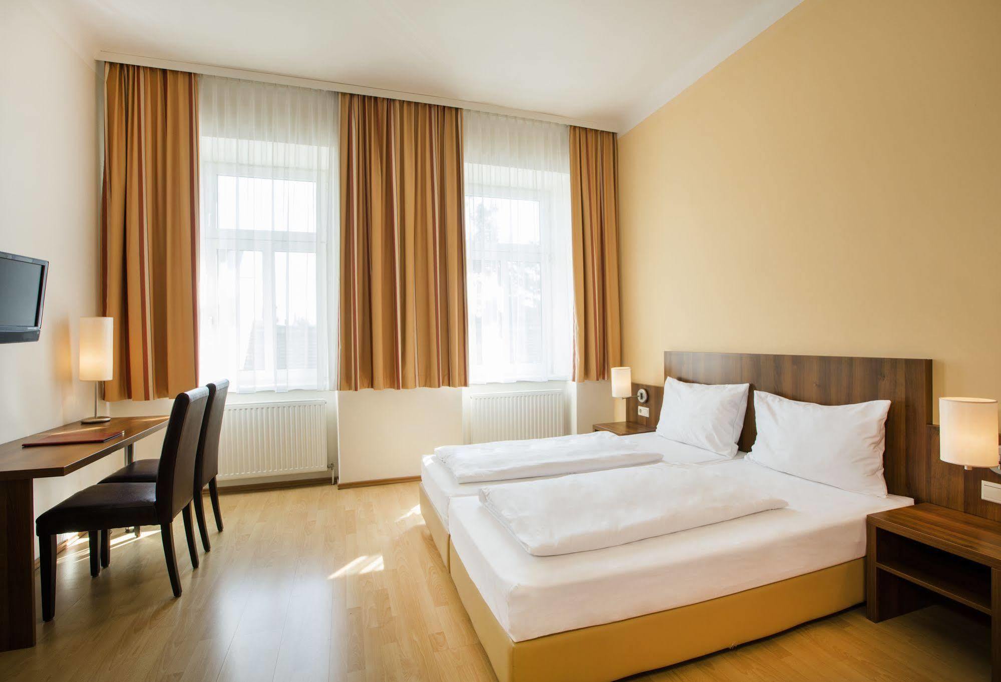 Hahn Hotel 3*