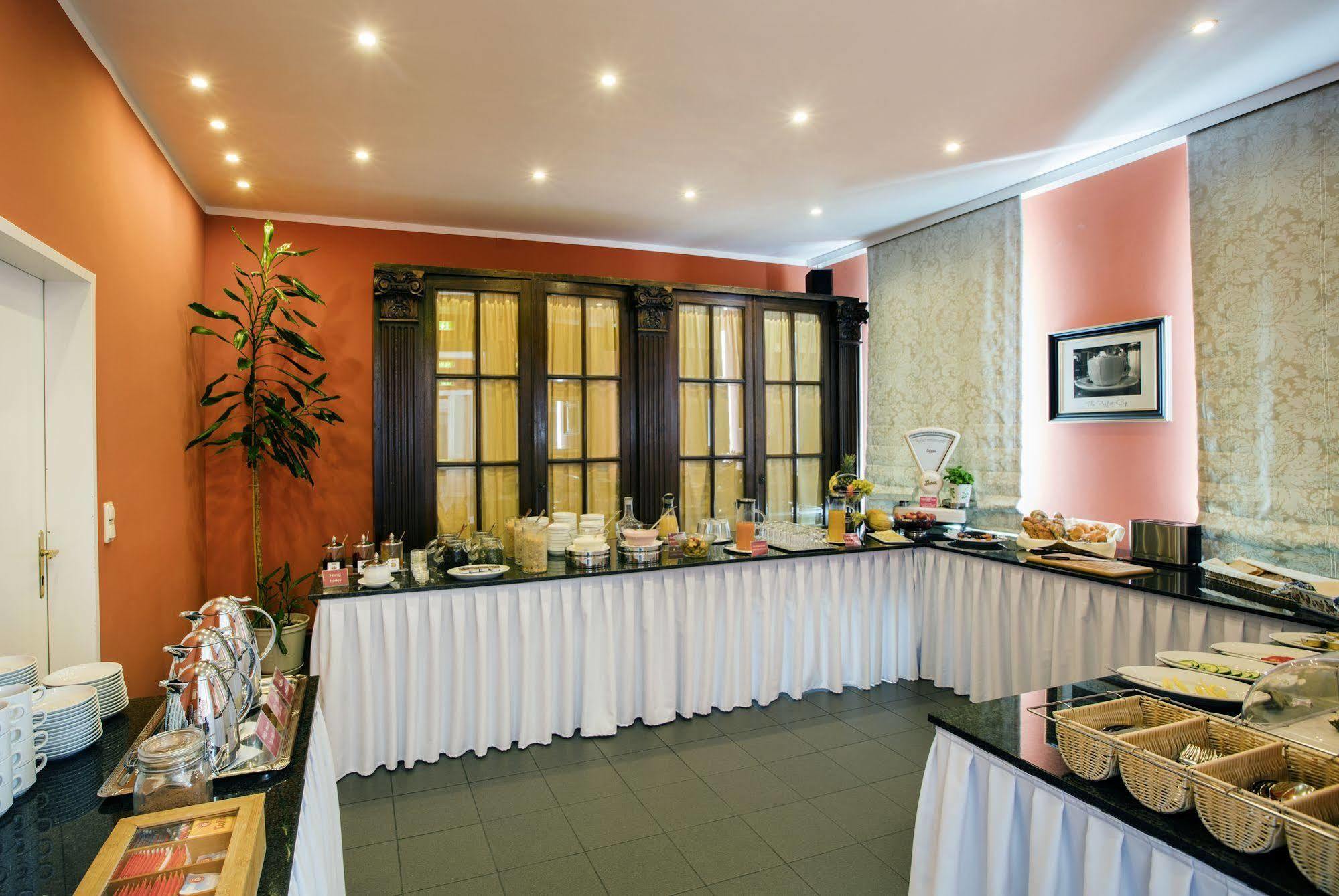 Hotel Hahn 3*