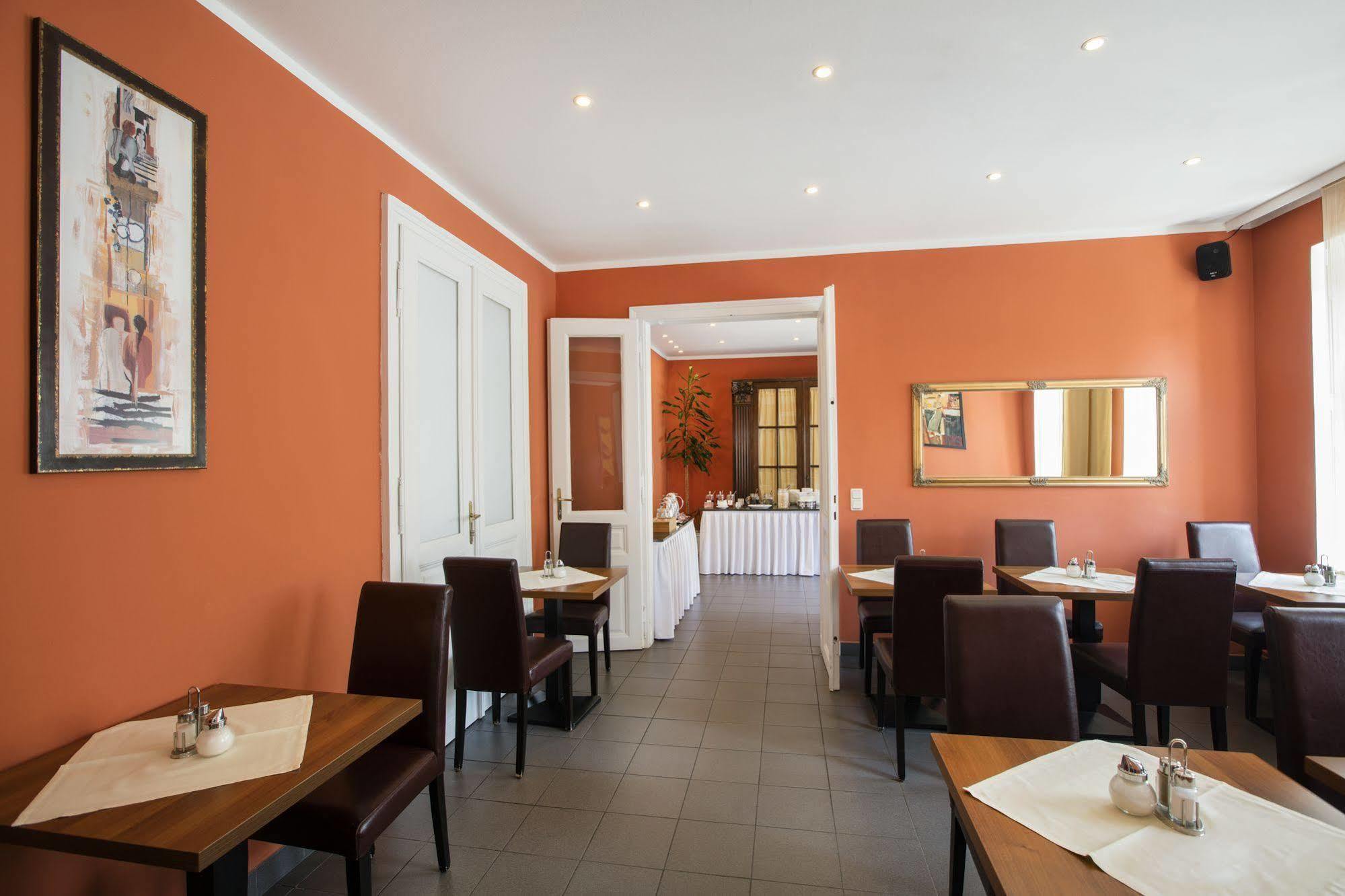 Hahn Hotel