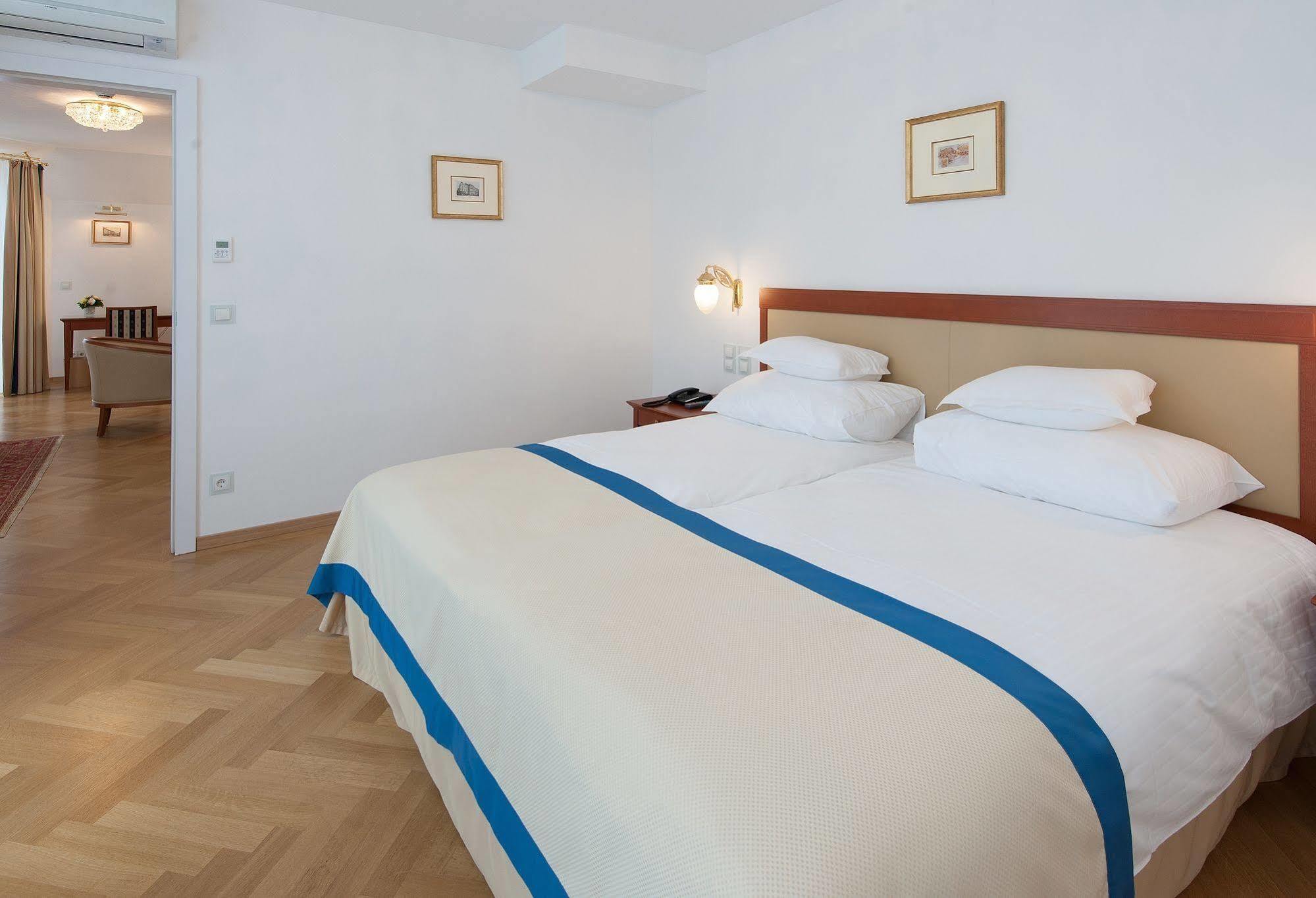 Hotel Ambassador 5*