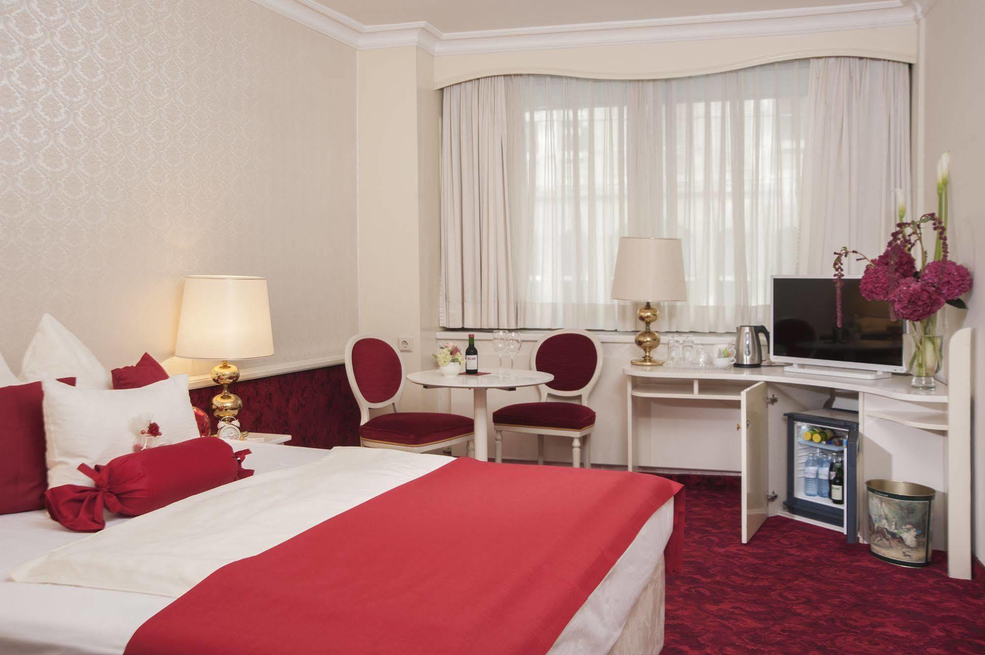 Elaya Center 4* Viena