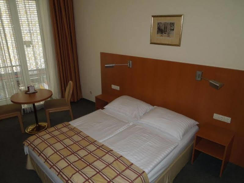 Continental Hotel-pension 4*