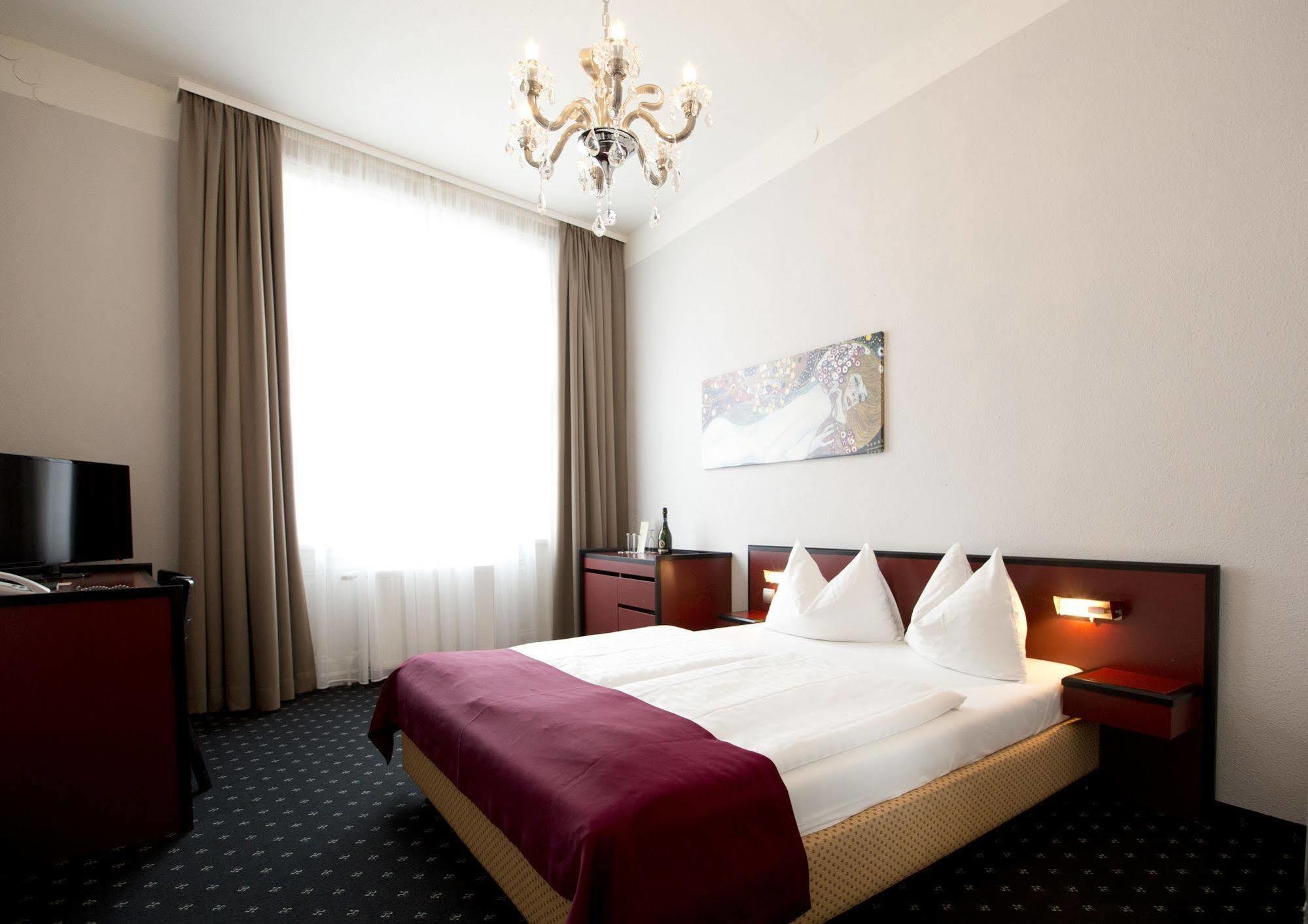 Hotel Fuerst Metternich 3*