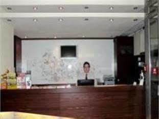 Attache L Contactless Check-in Hotel