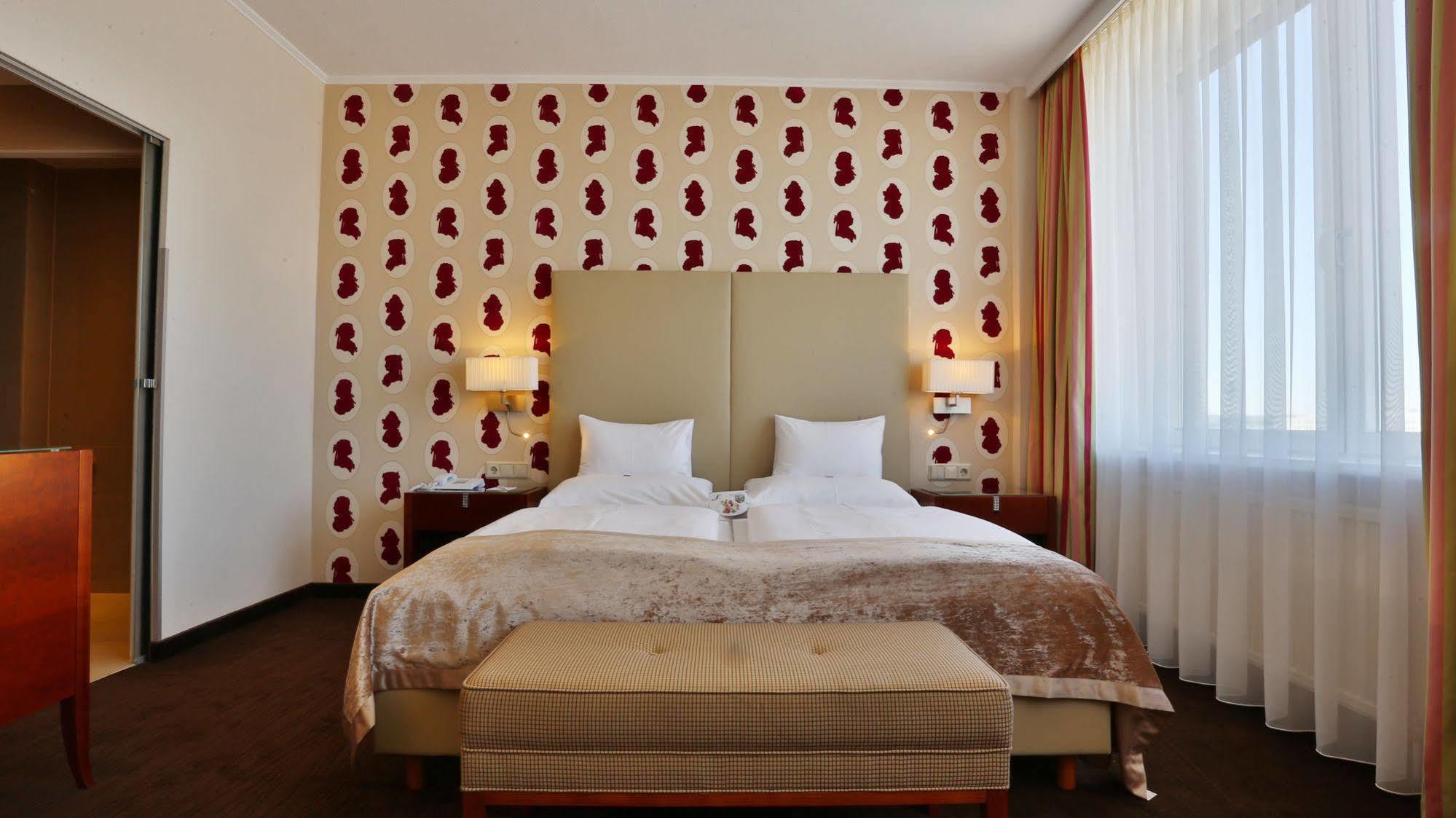 Hotel Am Parkring 4*
