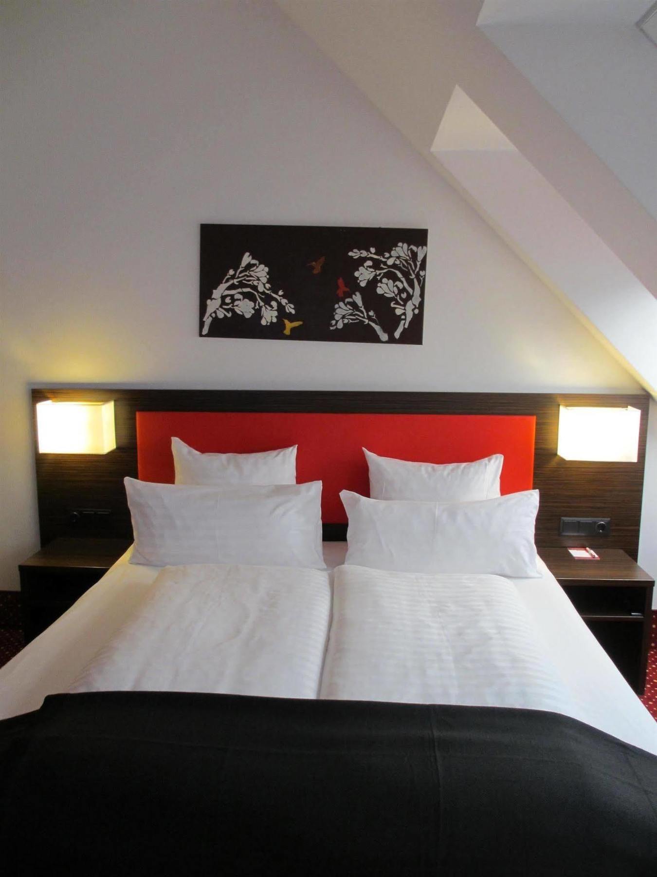Western Amedia Hotel 4*
