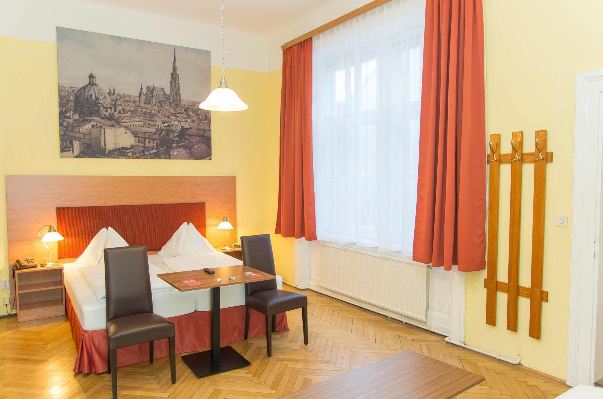 Lehrerhaus Hotel Viena