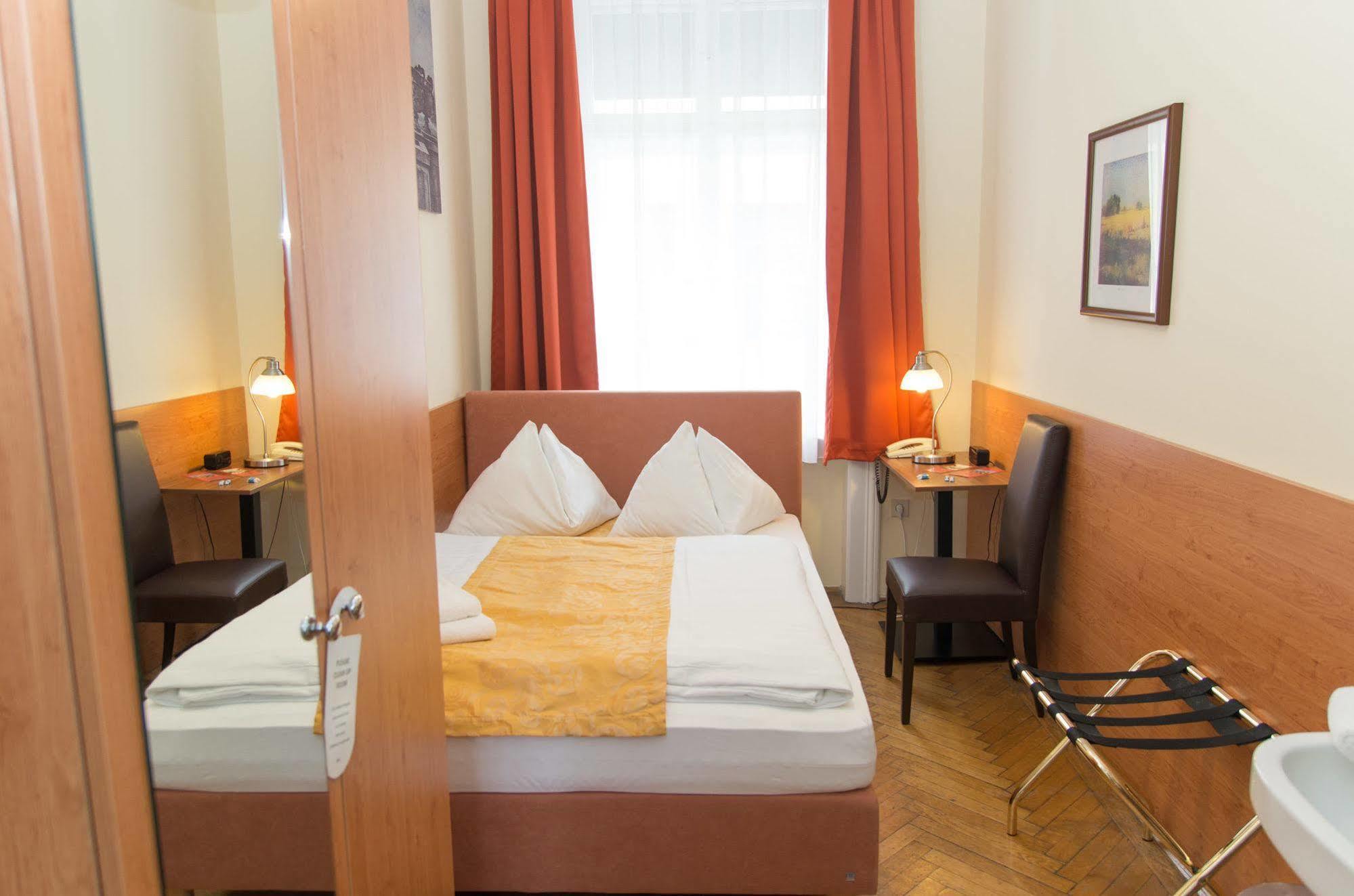 Hotel Lehrerhaus 2*