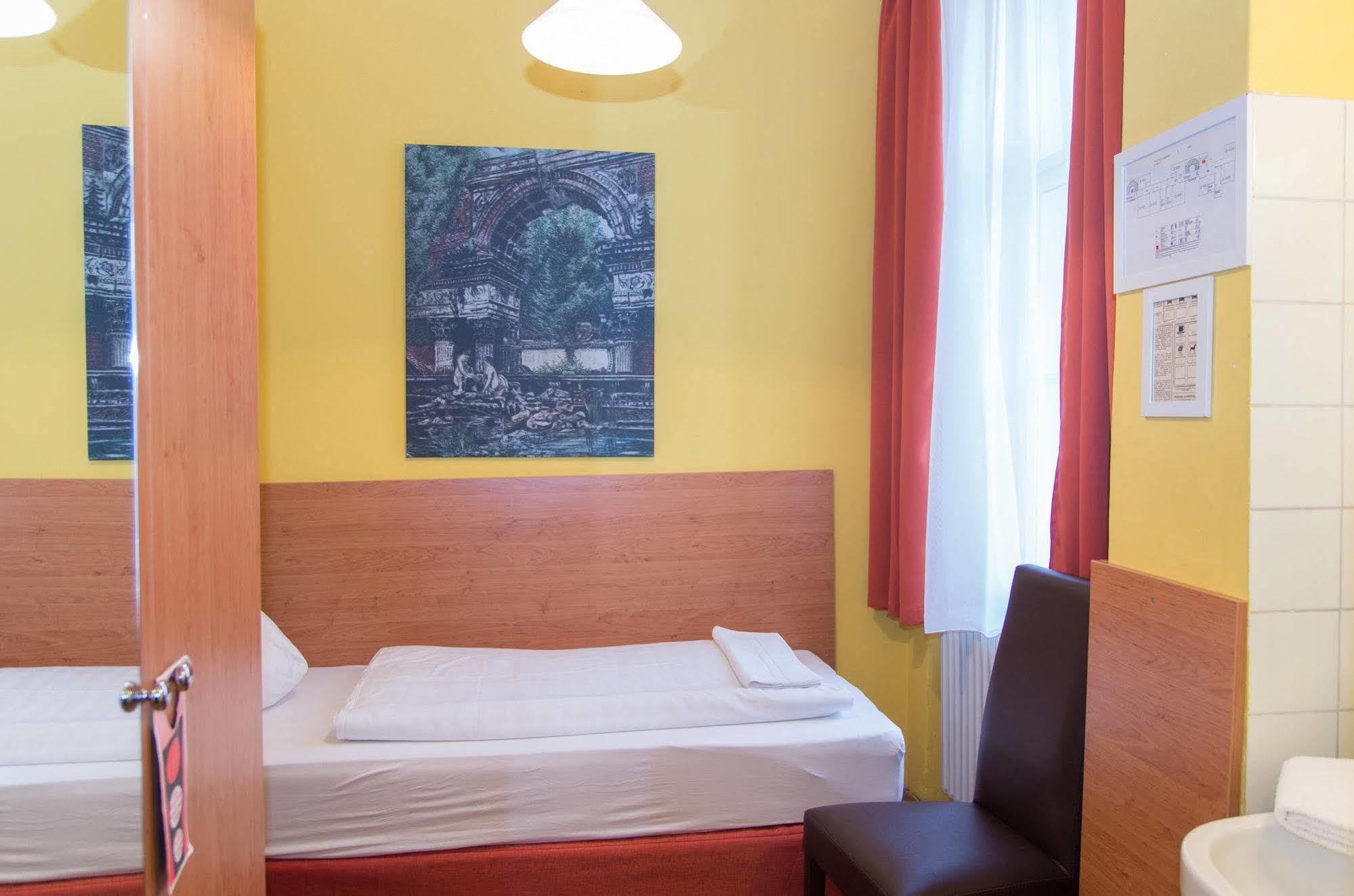 Hotel Lehrerhaus 2*