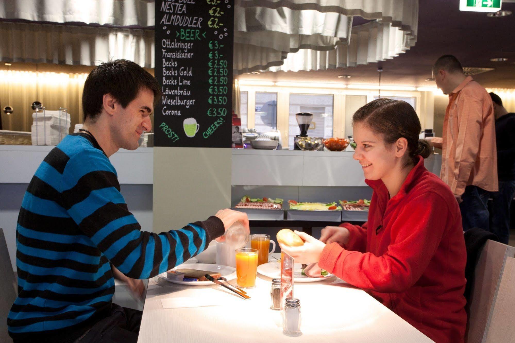 Meininger Downtown Sissi Hotel 3*