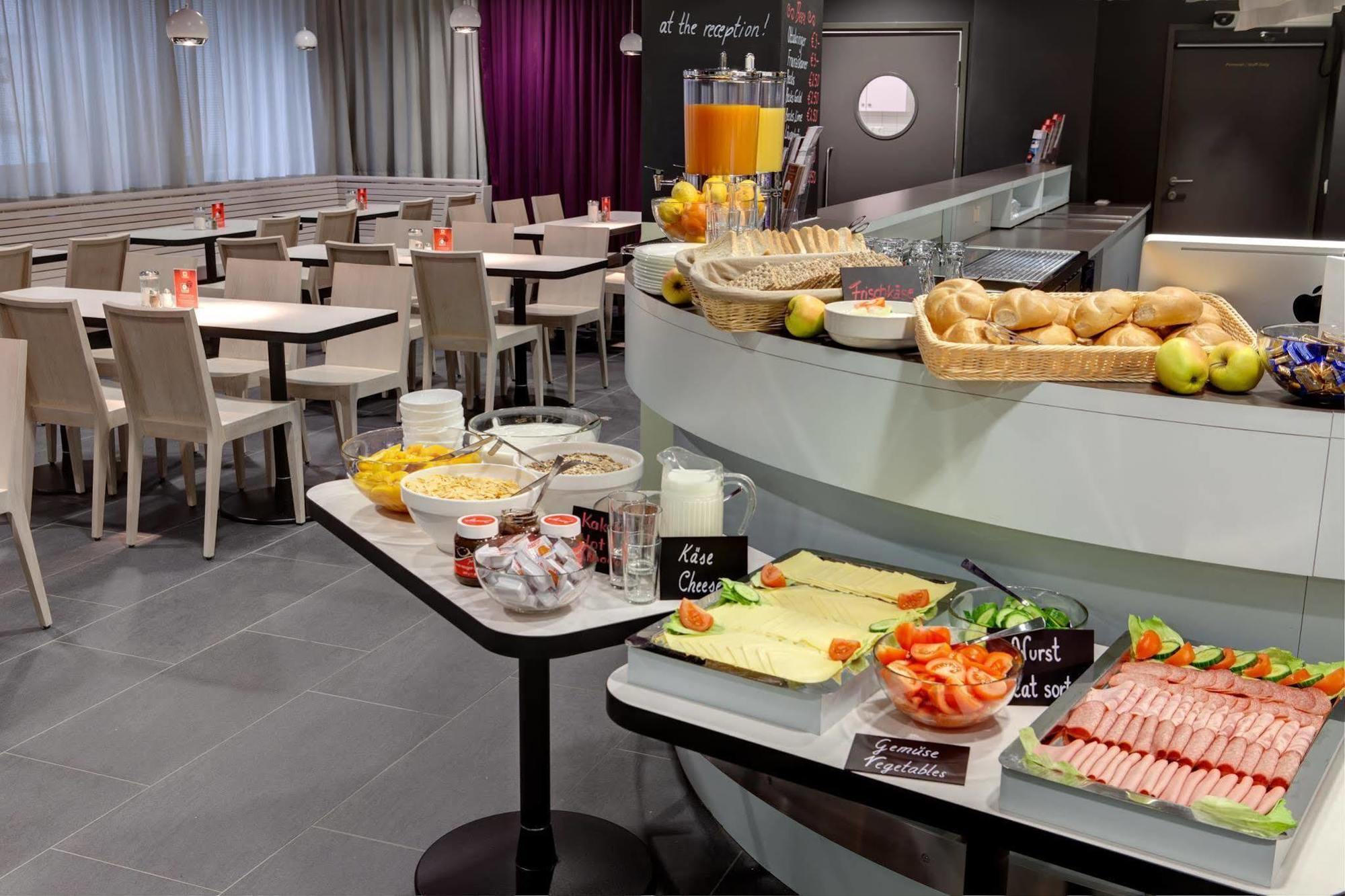 Meininger Downtown Sissi Hotel 3*