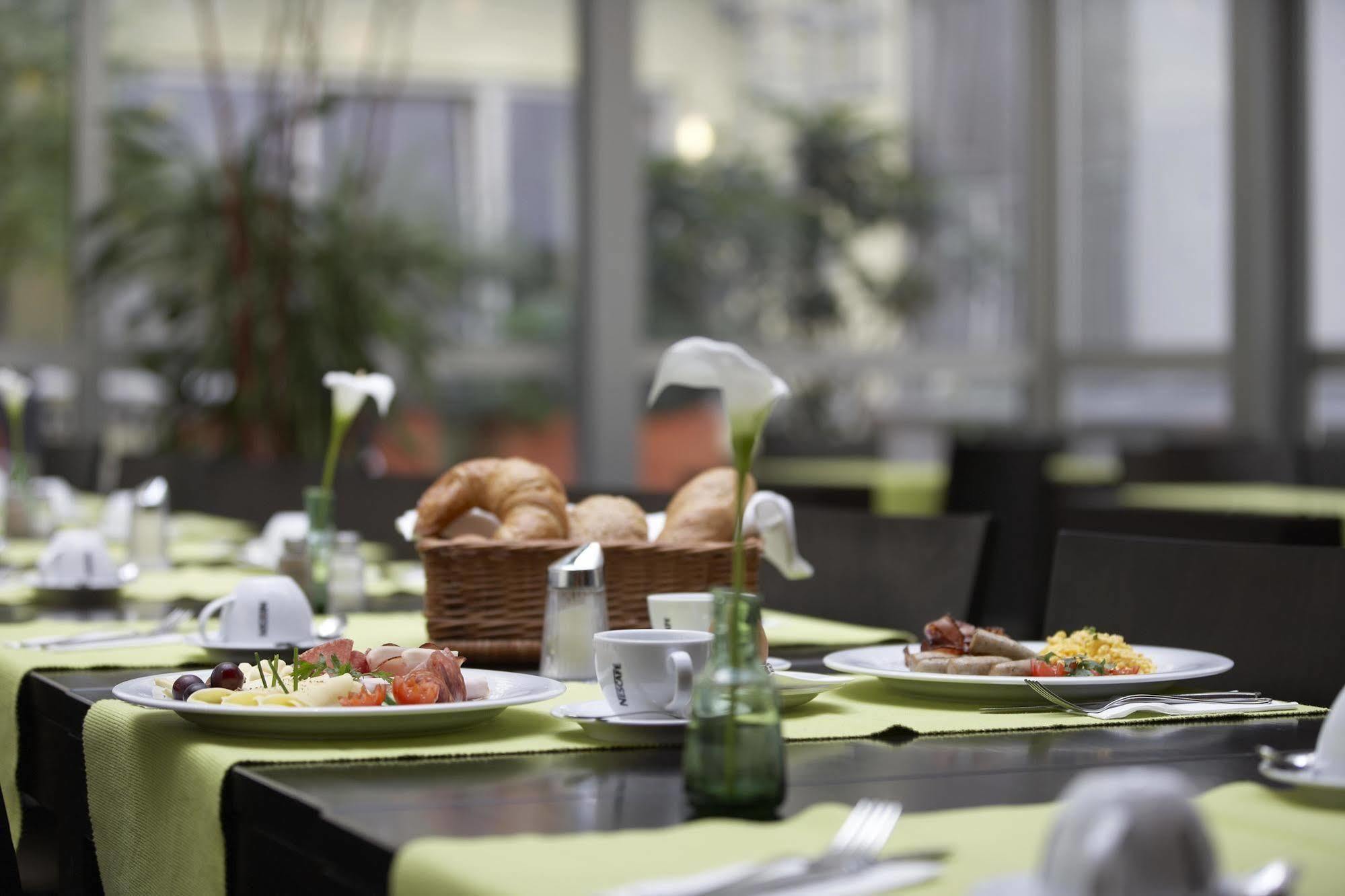 Intercityhotel 4*