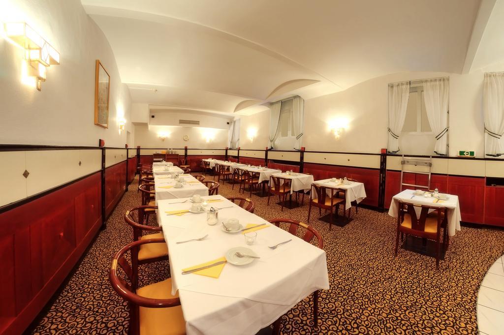 Hotel Carlton Opera 3*