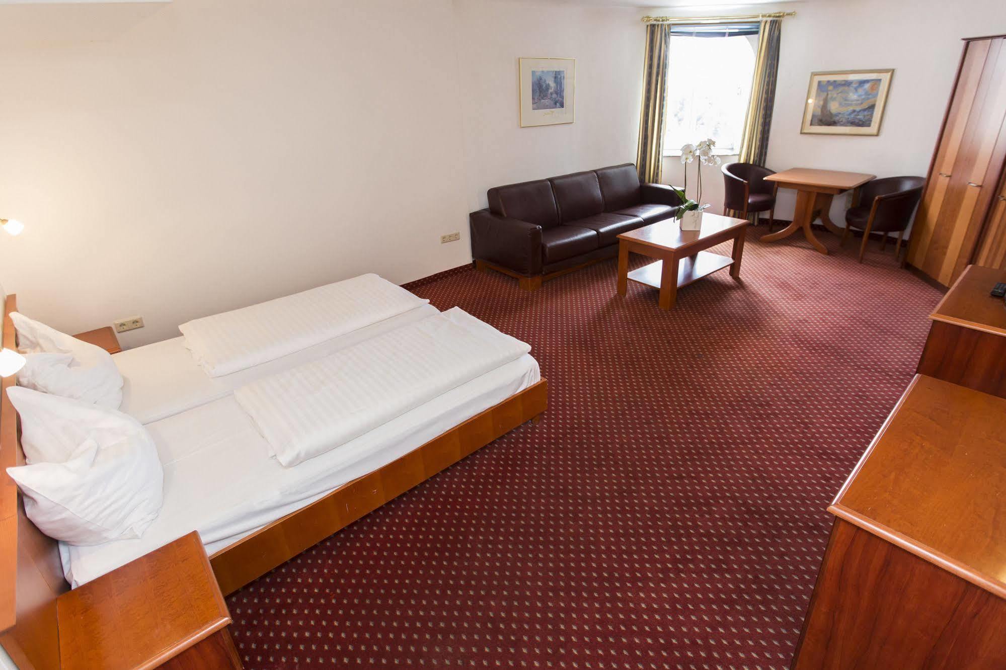 Carlton Opera Aparthotel Wien