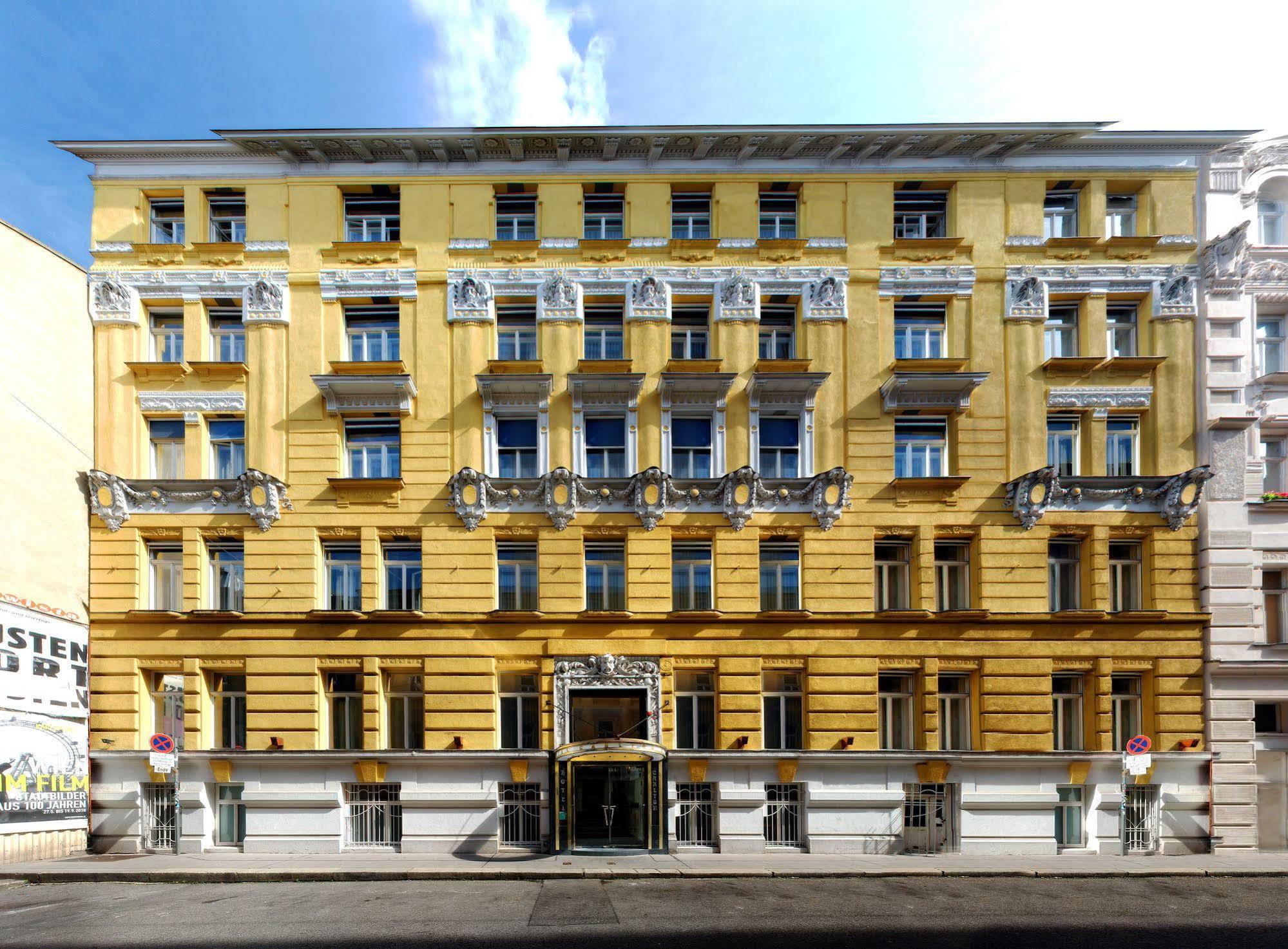 Hotel Carlton Opera 3*