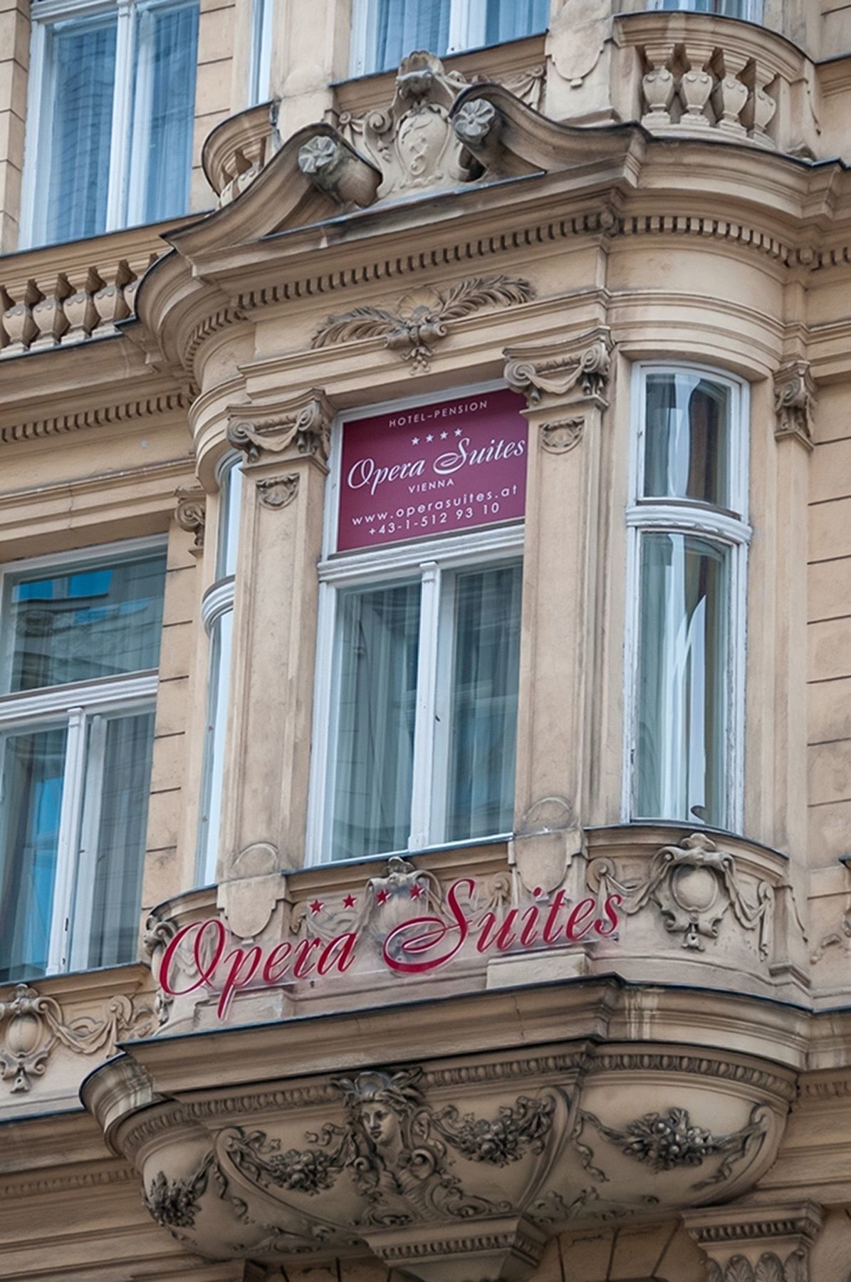 Opera I Self Check In 4*