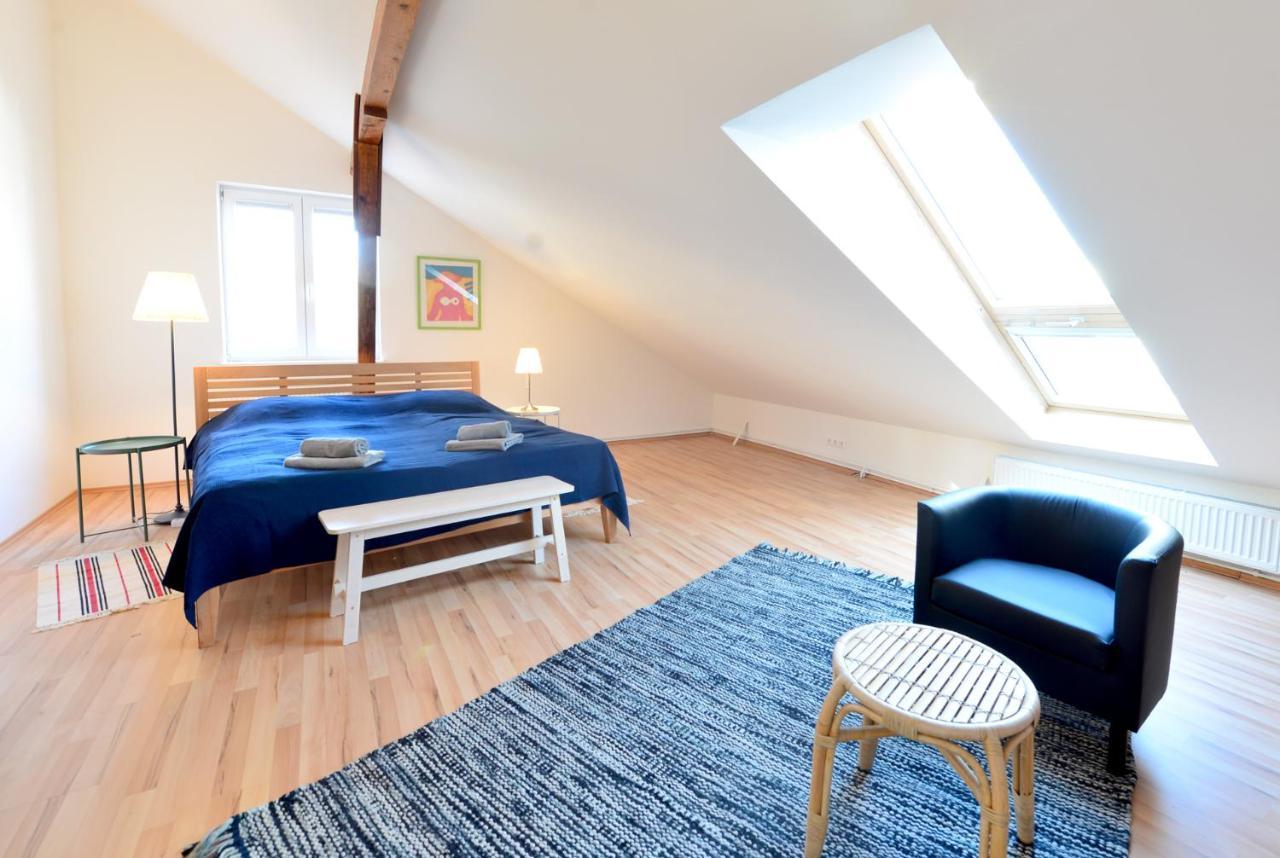 House With Courtyard & Parking Close To Stadtpark