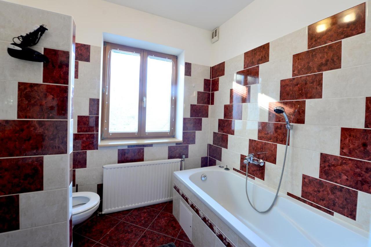 House With Courtyard & Parking Close To Stadtpark Holiday home *